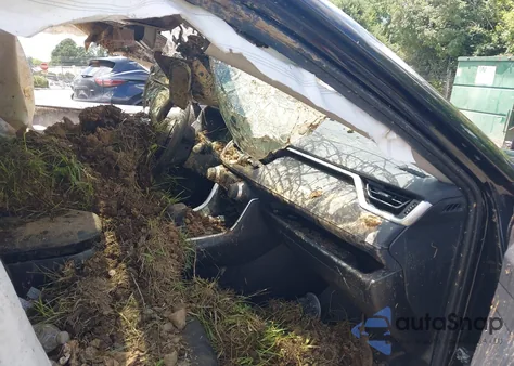 2019 Toyota Rav4 Xle z USA, uszkodzony, nr VIN 2T3P1RFV4KC018245